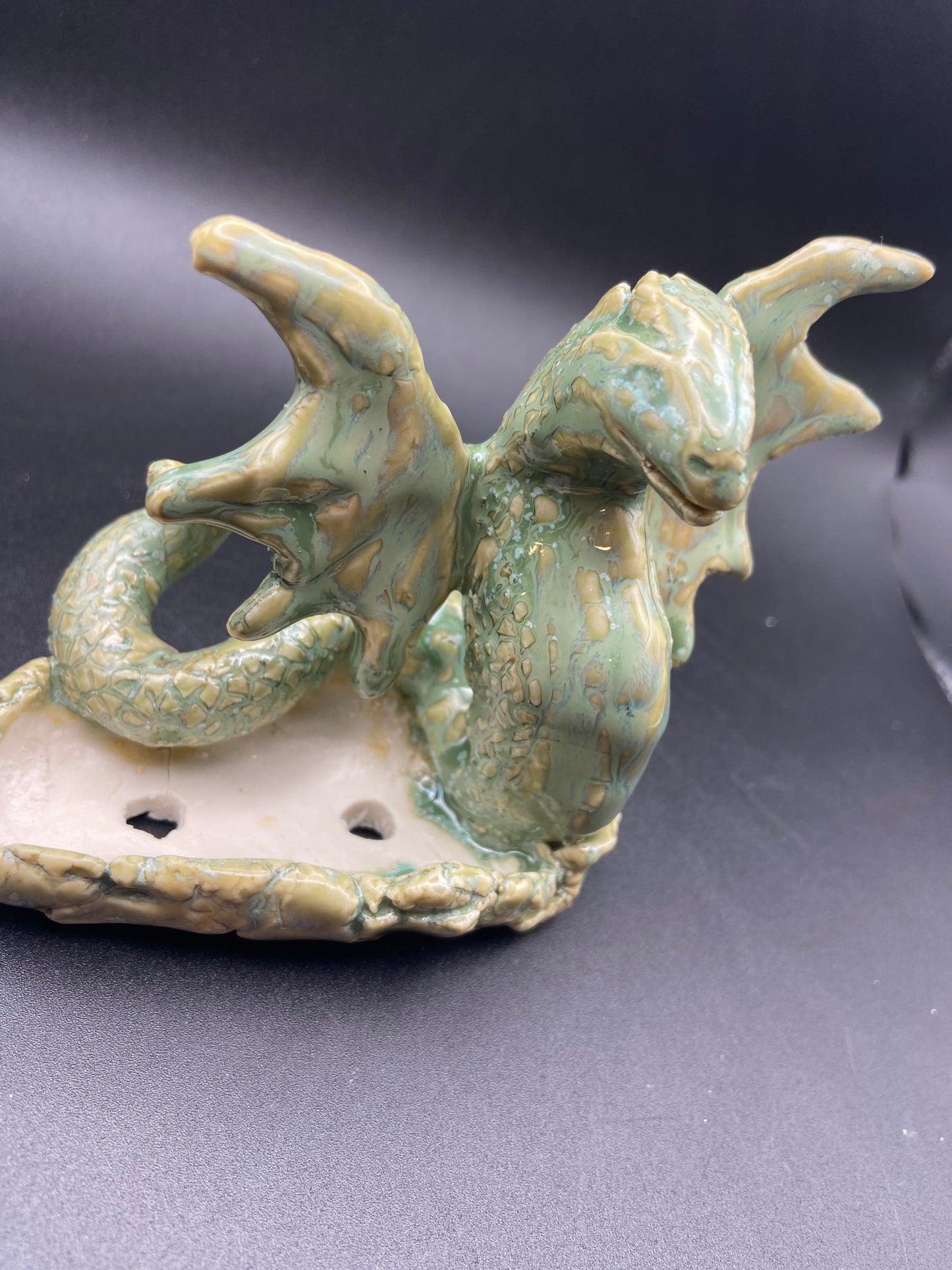 Ivy serpent pot