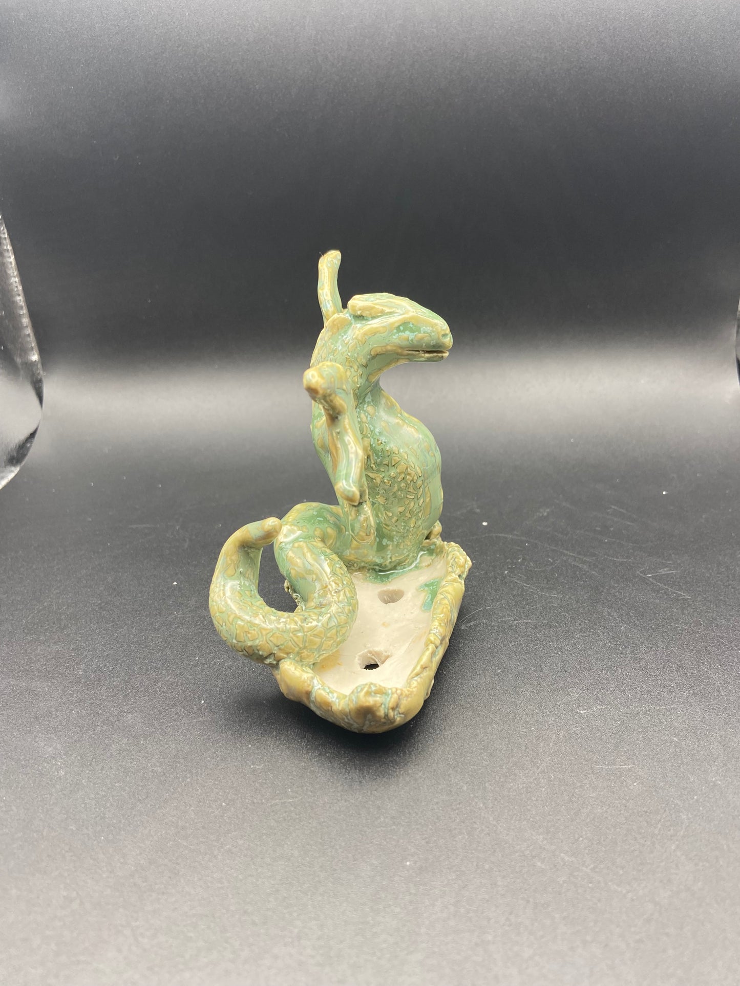 Ivy serpent pot